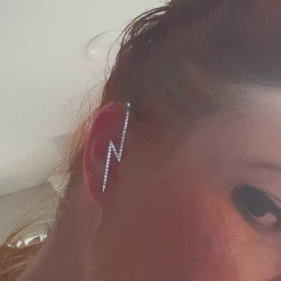 Lightning bolt ear crawler 3/20 - Picture 2 of 3